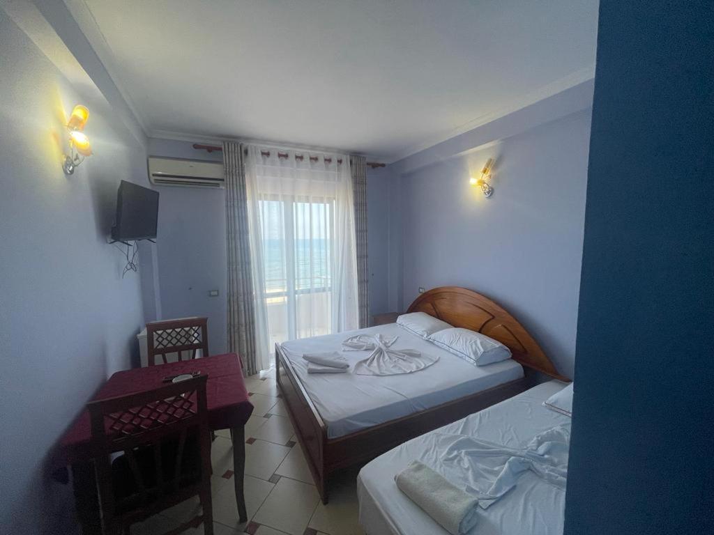 Hotel Ferrara Durrës Exteriör bild