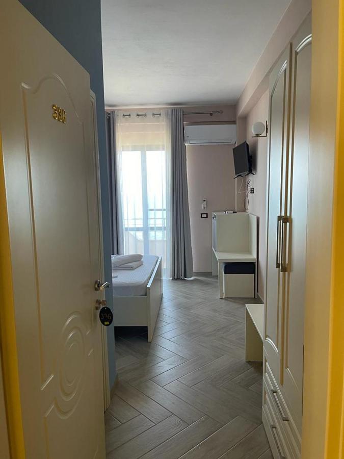Hotel Ferrara Durrës Exteriör bild